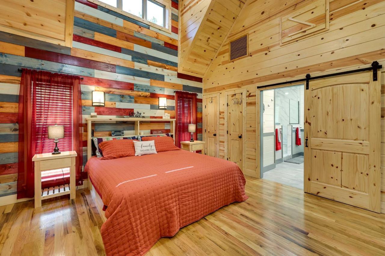 Broken Bow Cabin With Hot Tub And Outdoor Fireplace! Zewnętrze zdjęcie