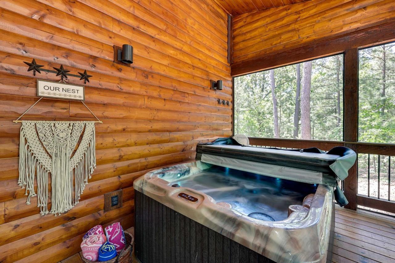 Broken Bow Cabin With Hot Tub And Outdoor Fireplace! Zewnętrze zdjęcie