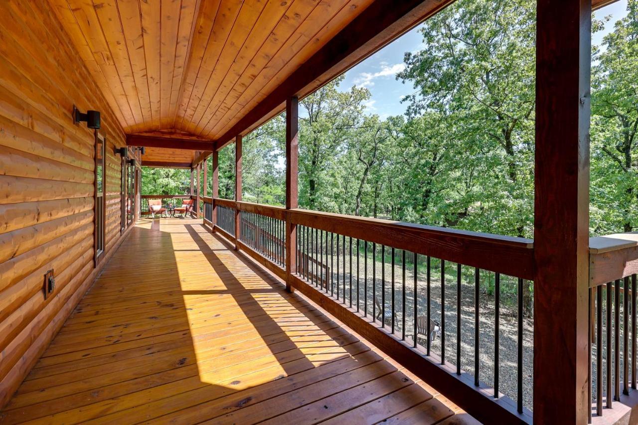 Broken Bow Cabin With Hot Tub And Outdoor Fireplace! Zewnętrze zdjęcie