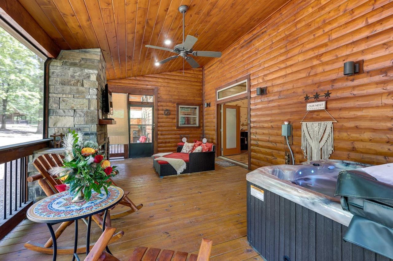 Broken Bow Cabin With Hot Tub And Outdoor Fireplace! Zewnętrze zdjęcie