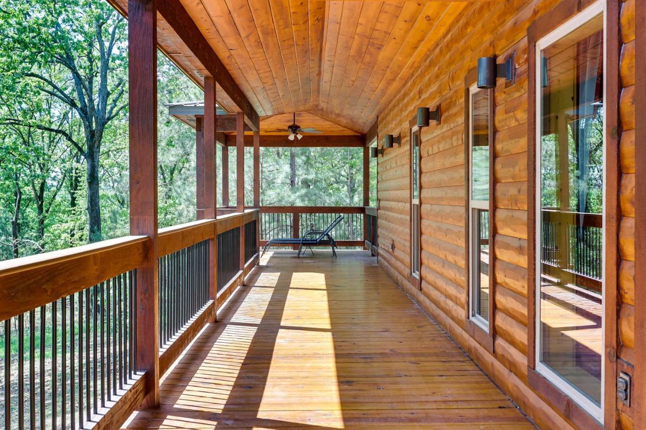 Broken Bow Cabin With Hot Tub And Outdoor Fireplace! Zewnętrze zdjęcie
